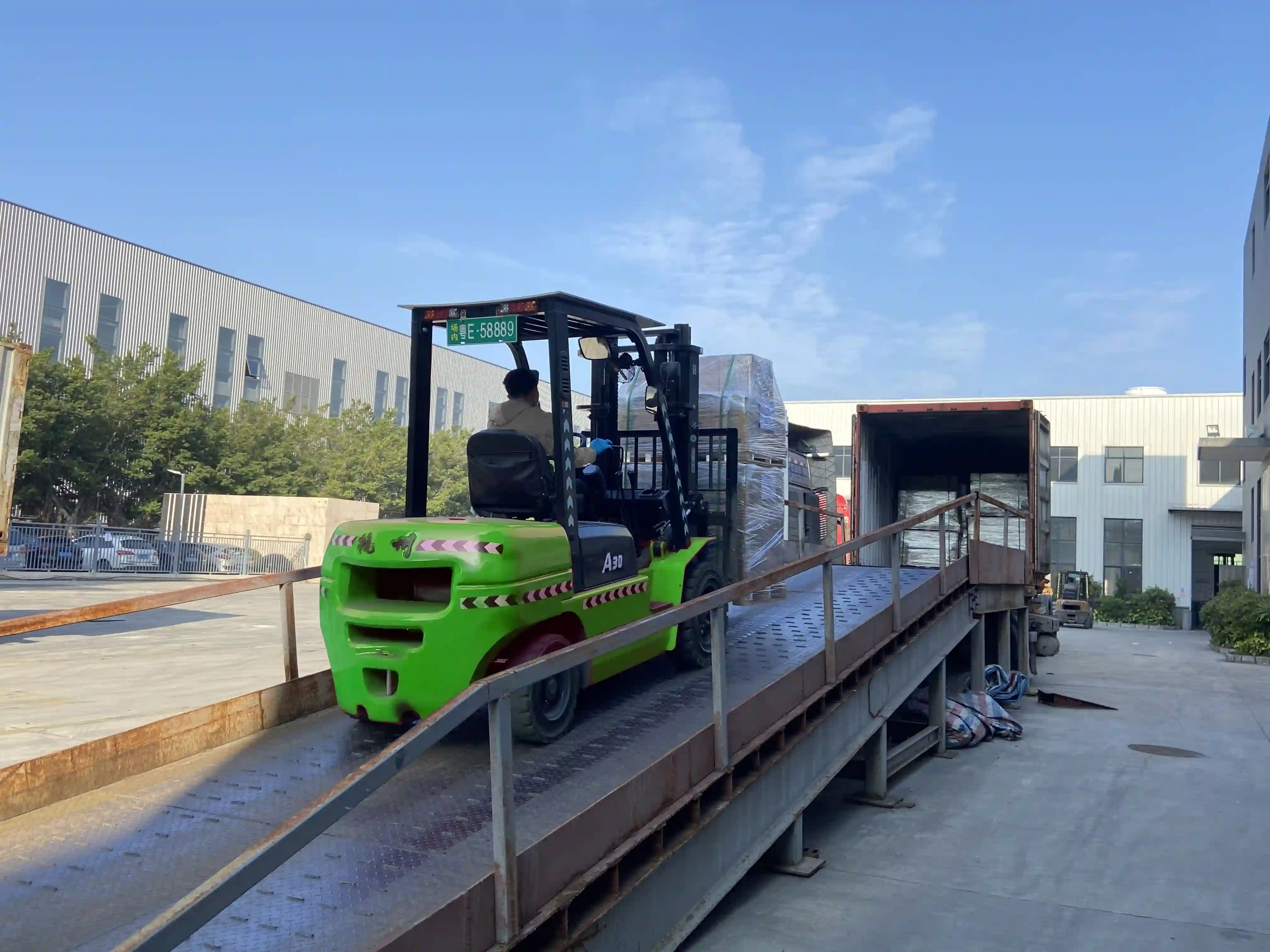 BST factory loading the gel battery for shippment